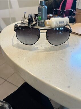 Ray-Ban Black Aviator Sunglasses with Dark Gray Lenses